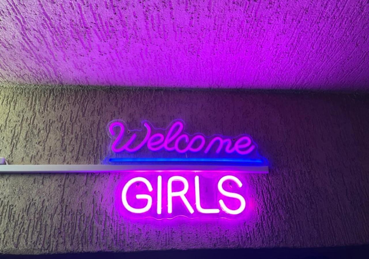 Girls Willa Krasków Exterior foto